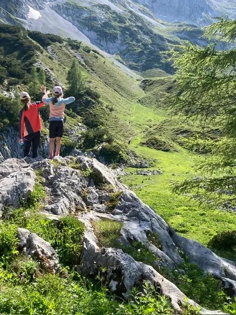 Laufener Hütte mit der Familiengruppe | © DAV Laufen