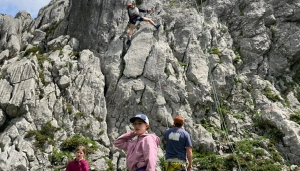 Laufener Hütte mit der Familiengruppe | © DAV Laufen