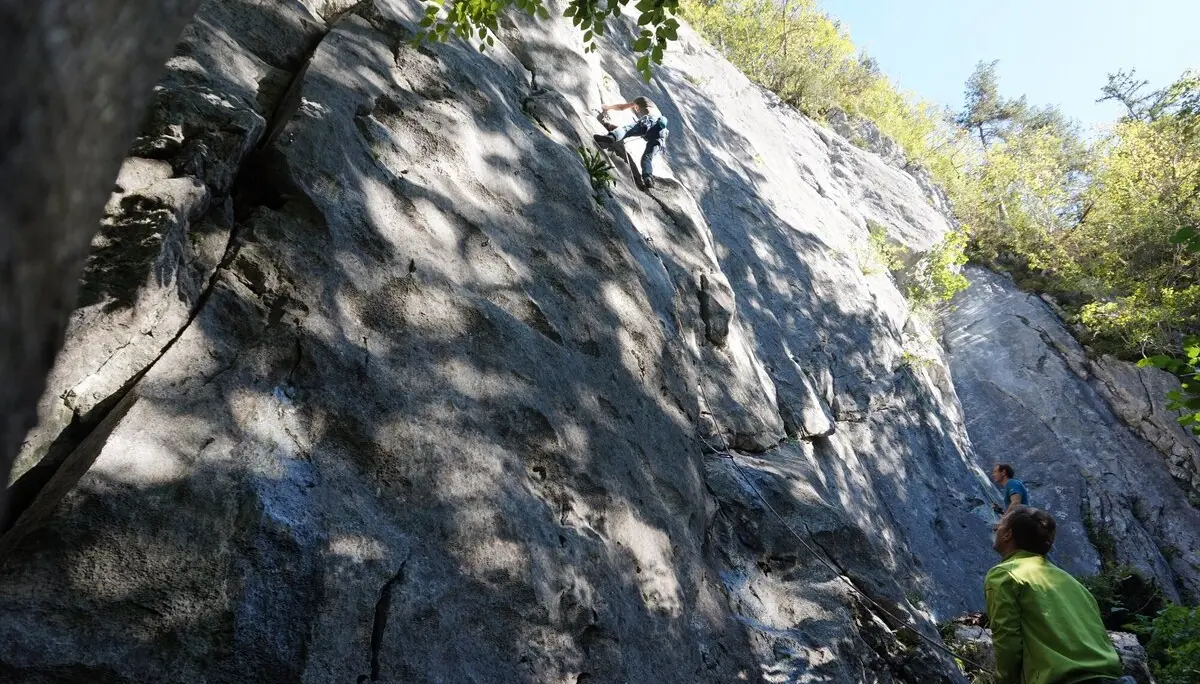 Klettern am Katastrophenfels bei Schneizlreuth | © DAV Laufen