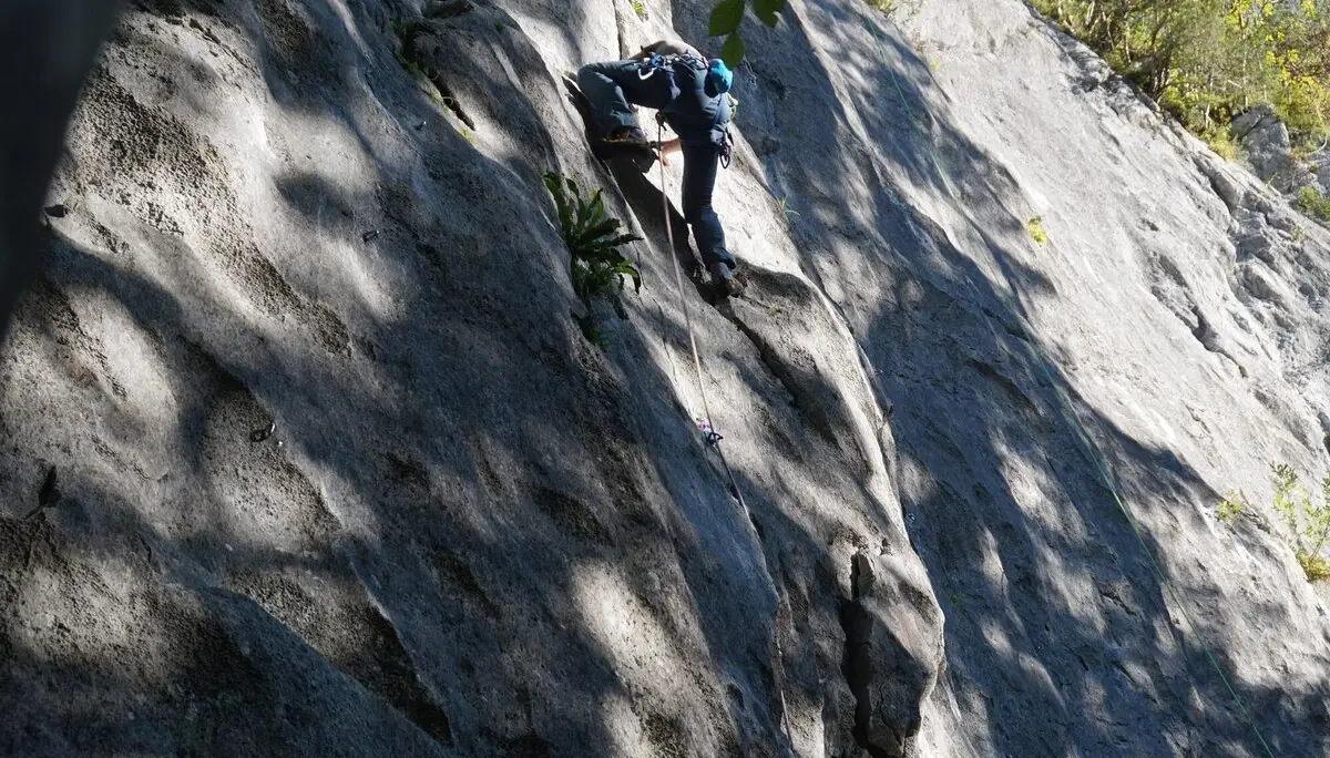 Klettern am Katastrophenfels bei Schneizlreuth | © DAV Laufen