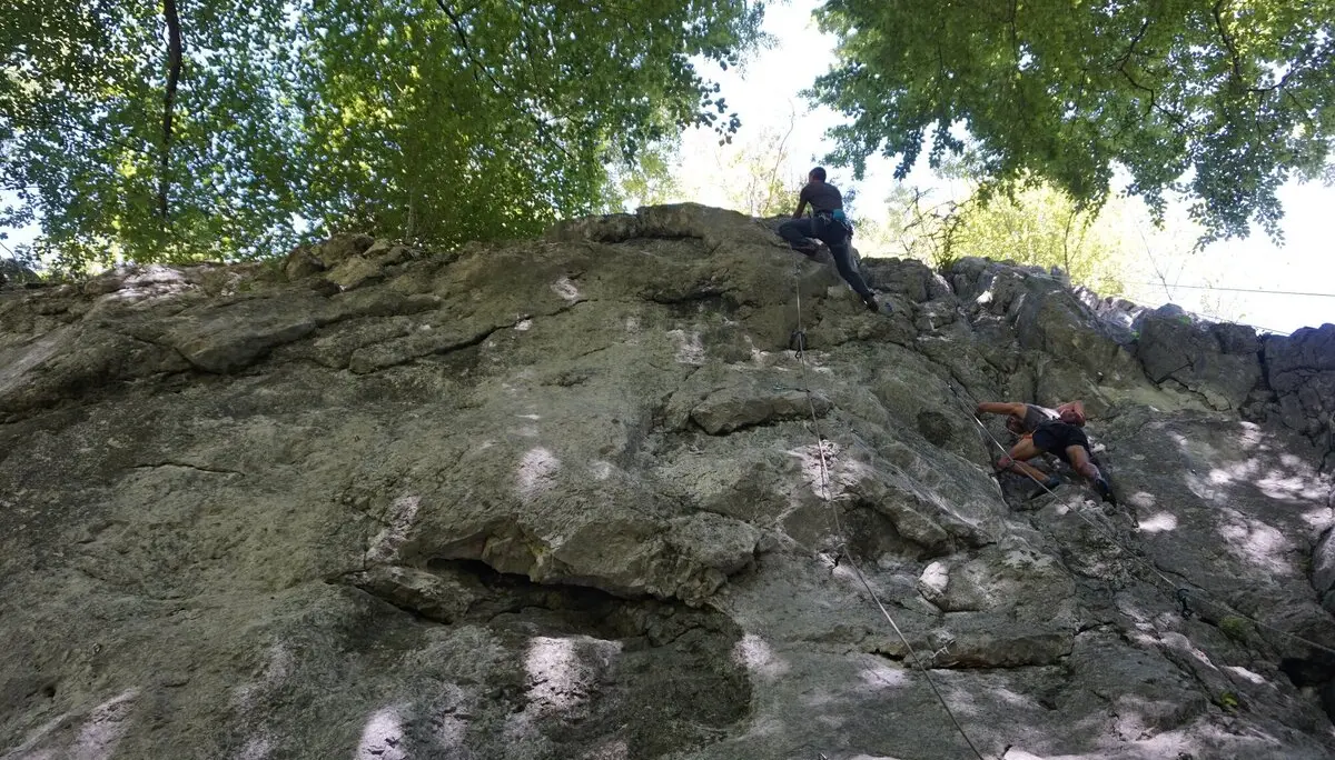 Klettern am Katastrophenfels bei Schneizlreuth | © DAV Laufen