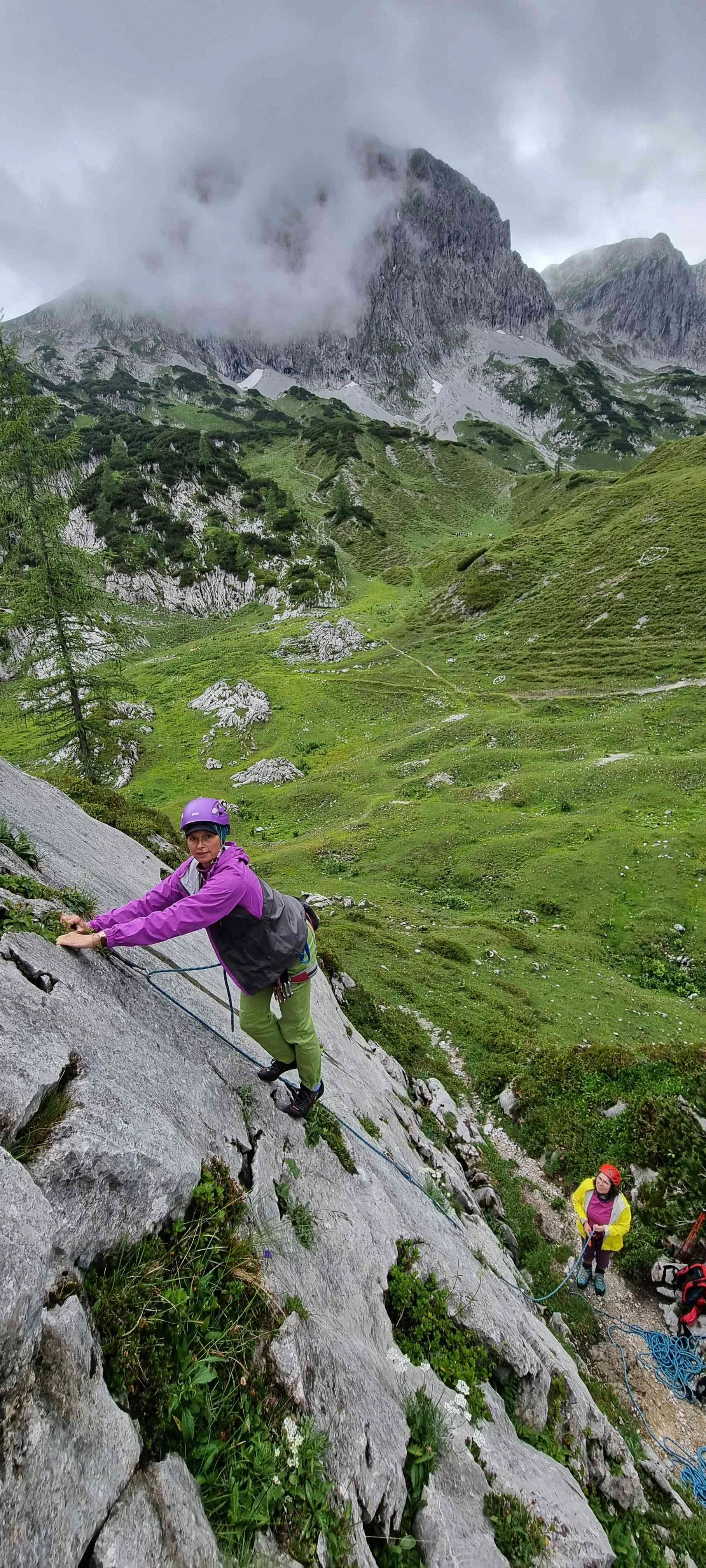 Kontrolle der Klettergärten auf der Laufener Hütte | © DAV Laufen