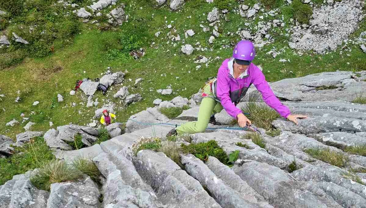 Kontrolle der Klettergärten auf der Laufener Hütte | © DAV Laufen