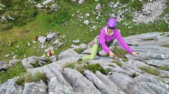 Kontrolle der Klettergärten auf der Laufener Hütte | © DAV Laufen