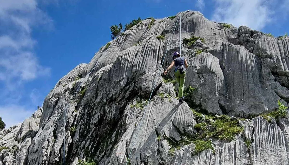 Kontrolle der Klettergärten auf der Laufener Hütte | © DAV Laufen