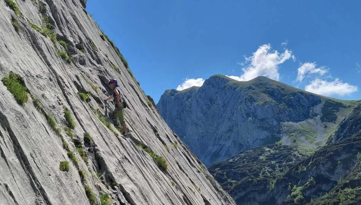 Kontrolle der Klettergärten auf der Laufener Hütte | © DAV Laufen
