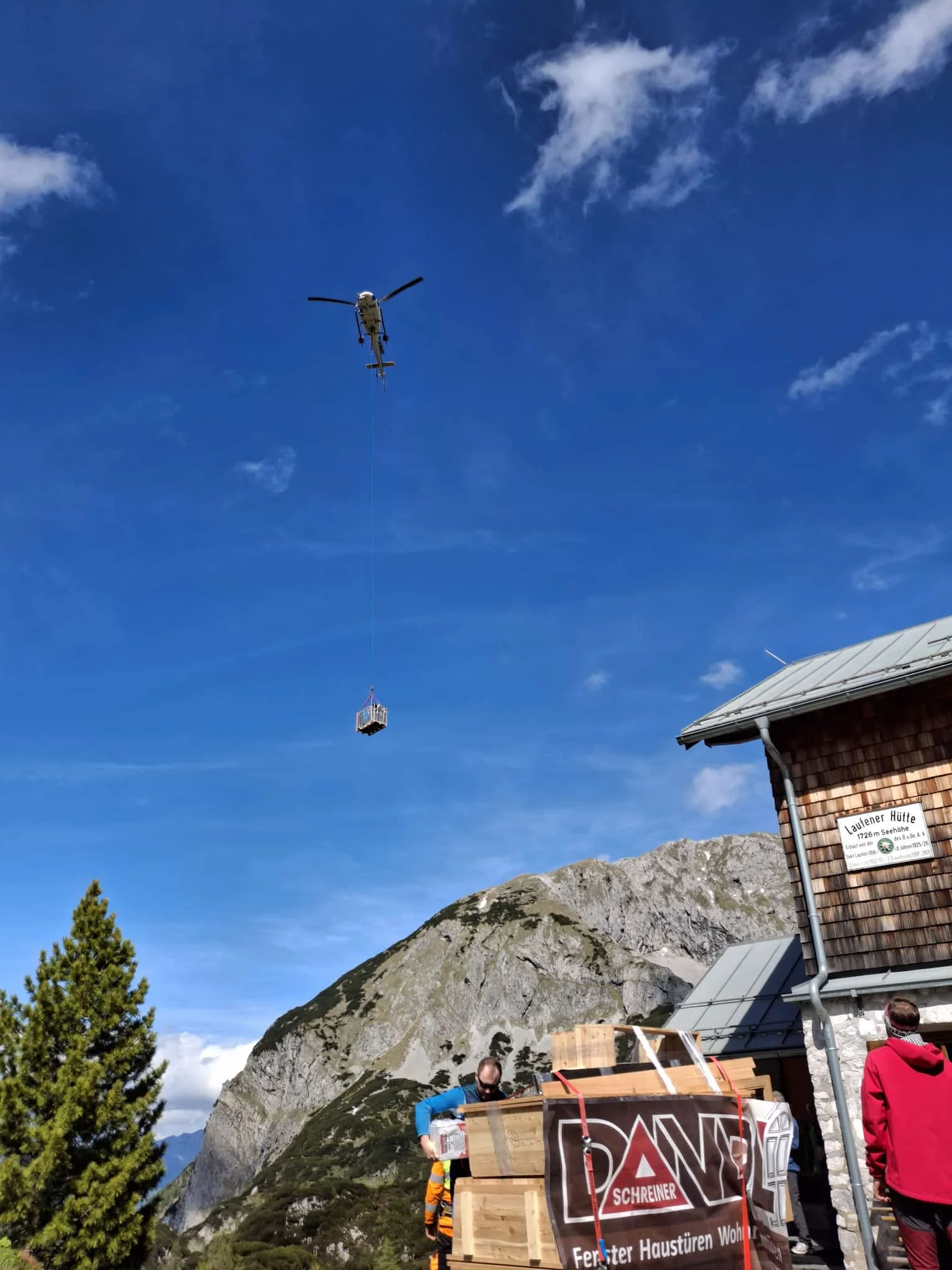 Hubschrauberversorgung  | © DAV Laufen