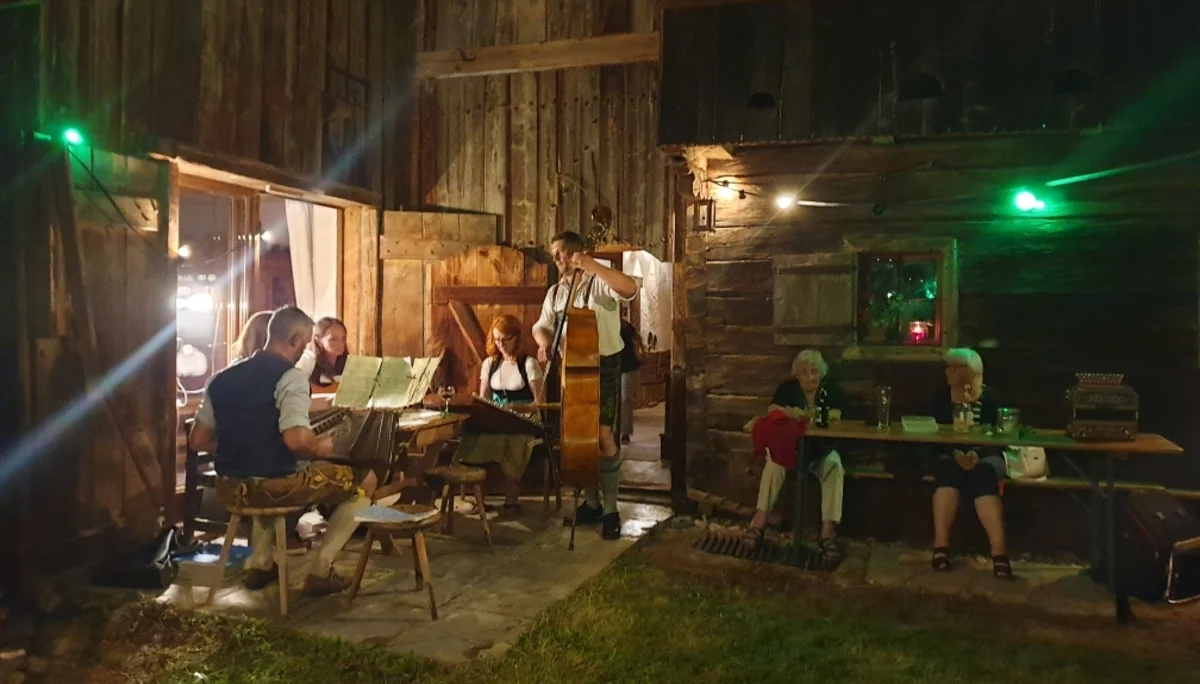 Geselliger Hoagart beim Poidai | © DAV Laufen