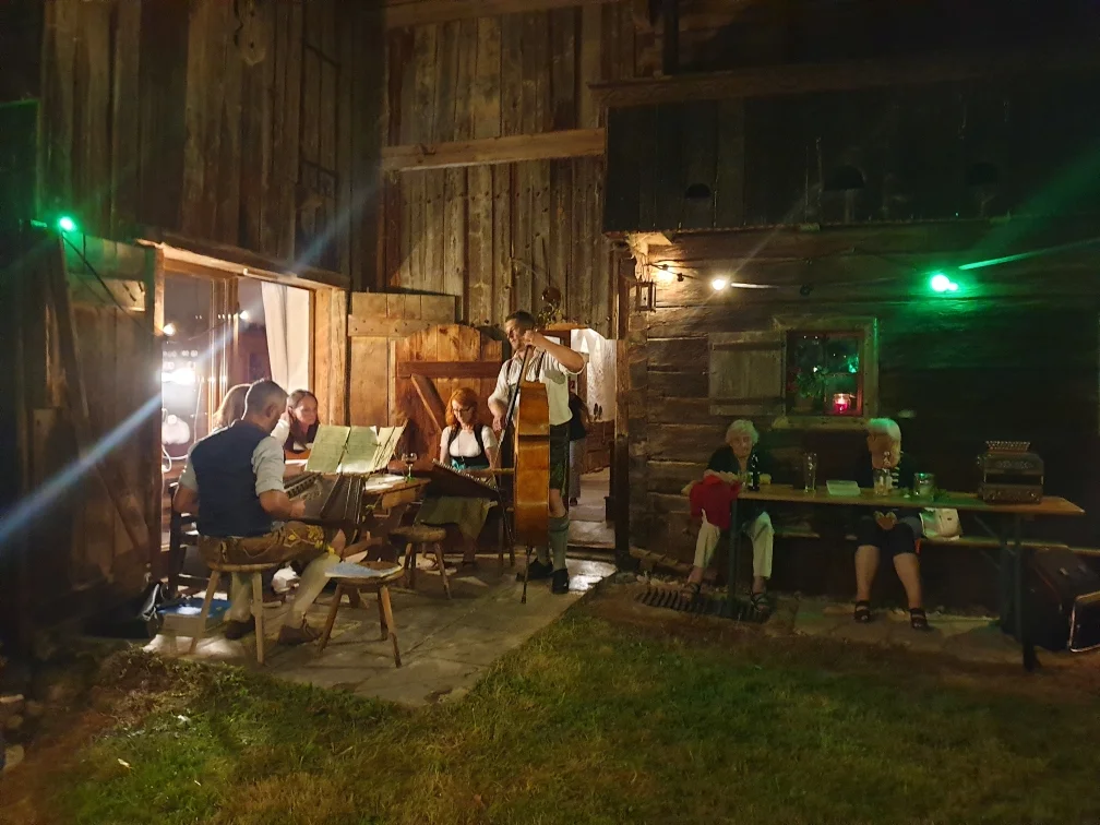 Geselliger Hoagart beim Poidai | © DAV Laufen