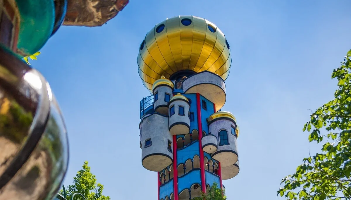 Kuchlbauer Turm – ein Hundertwasser Architekturprojekt, geplant und bearbeitet von Architekt Peter Pelikan ©Gruener Janura AG, Glarus, Schweiz ©Foto: Brauerei zum Kuchlbauer GmbH & Co KG | © Kuchlbauer Turm – ein Hundertwasser Architekturprojekt, geplant und bearbeitet von Architekt Peter Pelikan ©Gruener Janura AG, Glarus, Schweiz ©Foto: Brauerei zum Kuchlbauer GmbH & Co KG